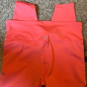 GapFit Eclipse Crossover Waistband Maternity Leggings Coral Pink Size Large NWOT